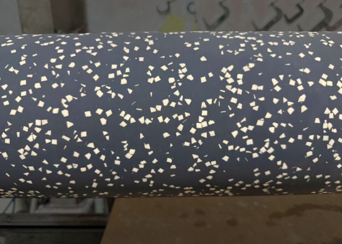 Bề mặt được gia công chính xác tại Kiến Hiệp, giúp tăng độ bám và chống trượt tối đa khi vận hành