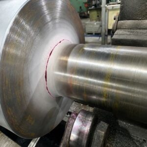 Dịch vụ kiểm tra thẩm thấu (PT) tại Kiến Hiệp Roll giúp tầm soát sớm vết nứt li ti trên rulo sắt