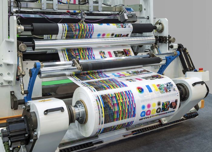 Hệ thống trục in giấy trong máy in offset kết hợp nhịp nhàng để điều tiết mực in và nước làm ẩm