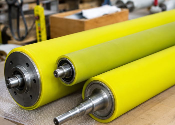Sản phẩm trục rulo sau khi bọc lại PU đạt độ láng mịn hoàn hảo, sẵn sàng bàn giao cho nhà máy